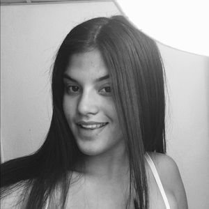 Meet your Posher, Caitlin